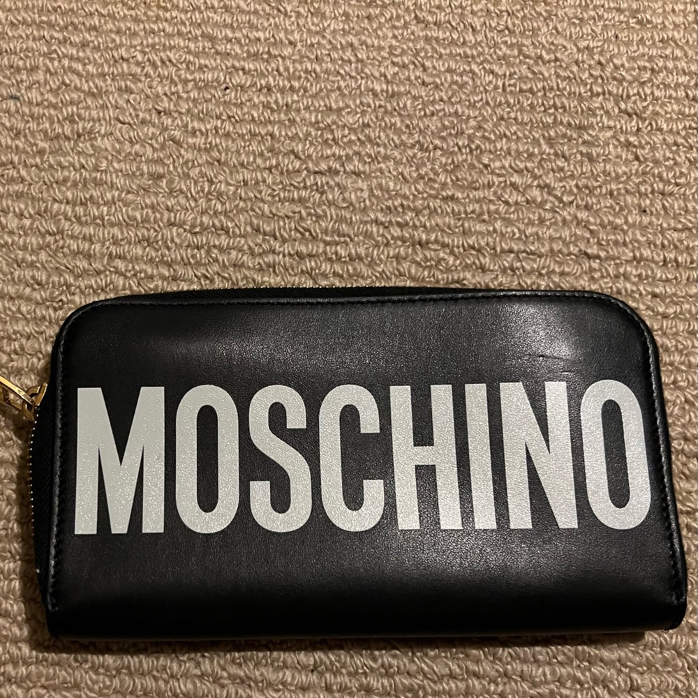Moschino Leather Wallet with detachable wrist strap - Picture 3 of 6